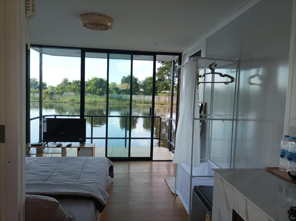 ริมกว๊านชาเลย์ รีสอร์ทแอนด์คาเฟ่ Rimkwan Chalay Resort and Cafe photo 3