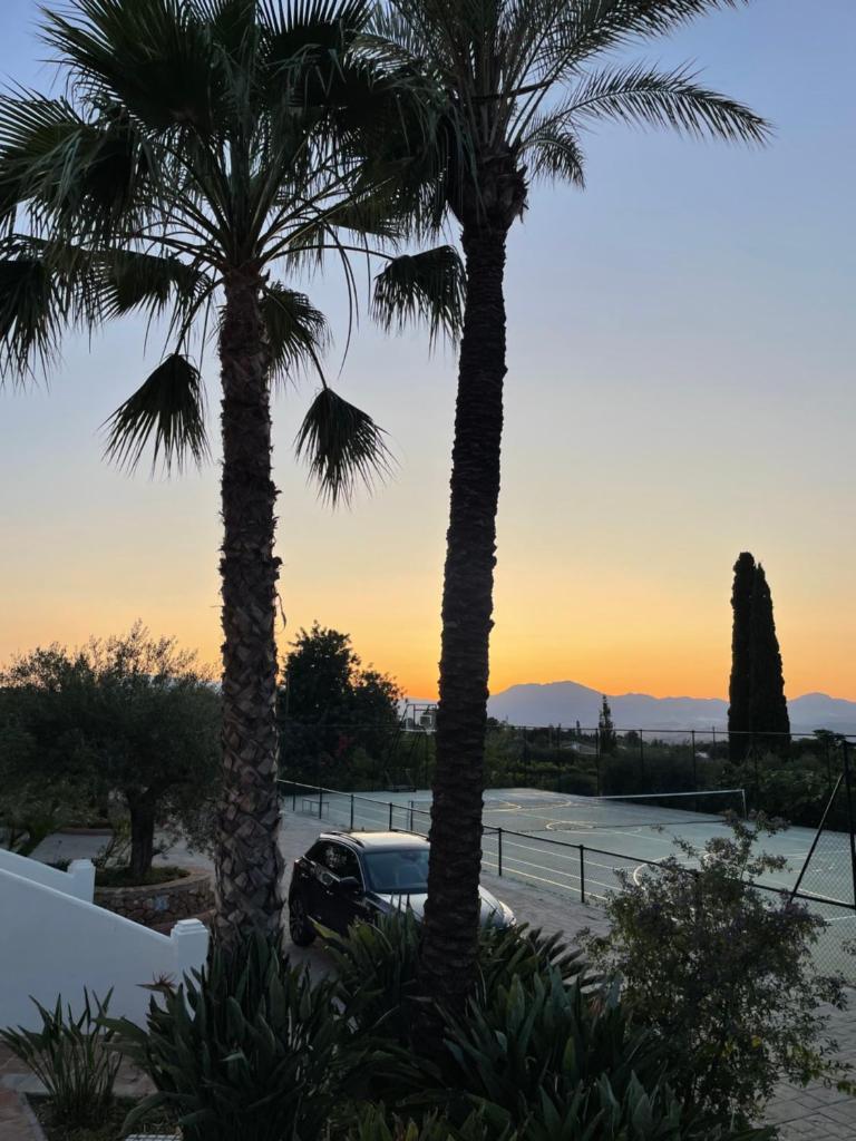 Luxe Haciënda La Campiña met verwarmd zwembad en tennisbaan. photo 1