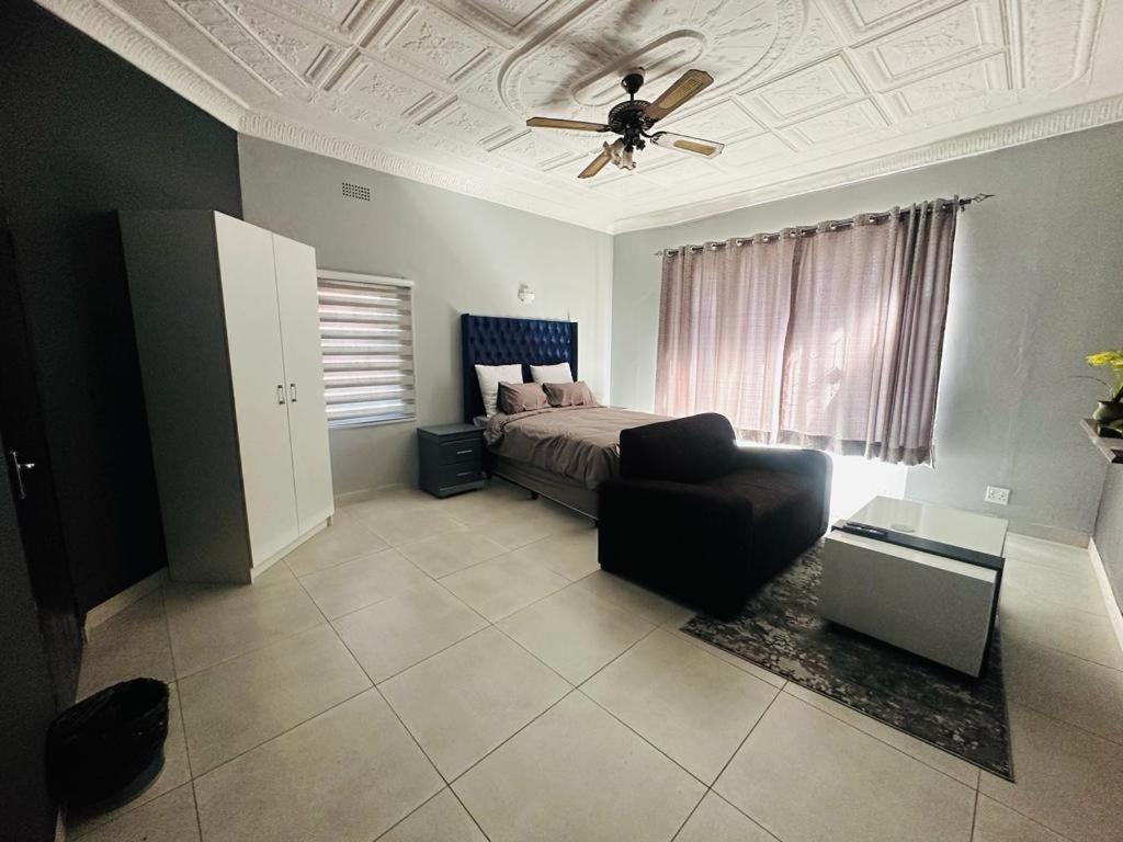 The Curve Apartments Unit 19 photo 4