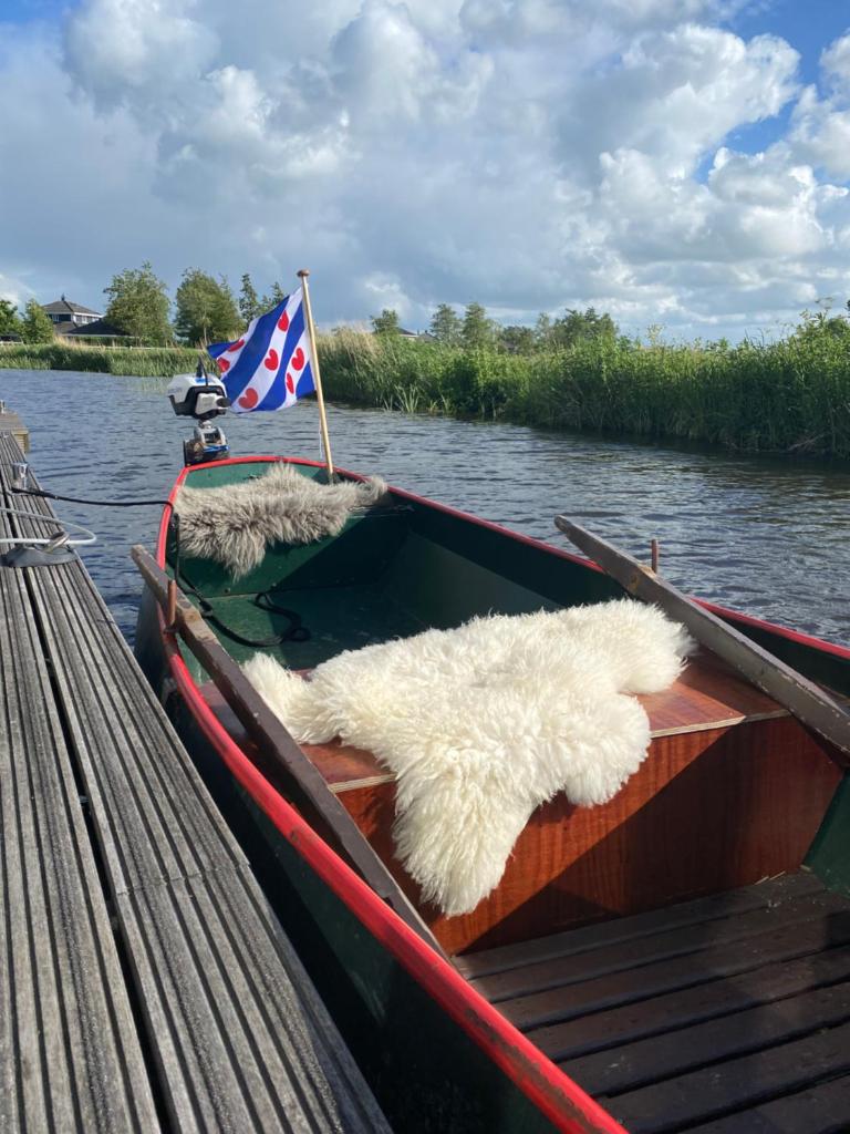 Mooie woonboot op eiland, kachel, natuur, sloep! photo 1
