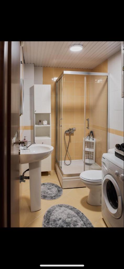 Ema's place photo 4