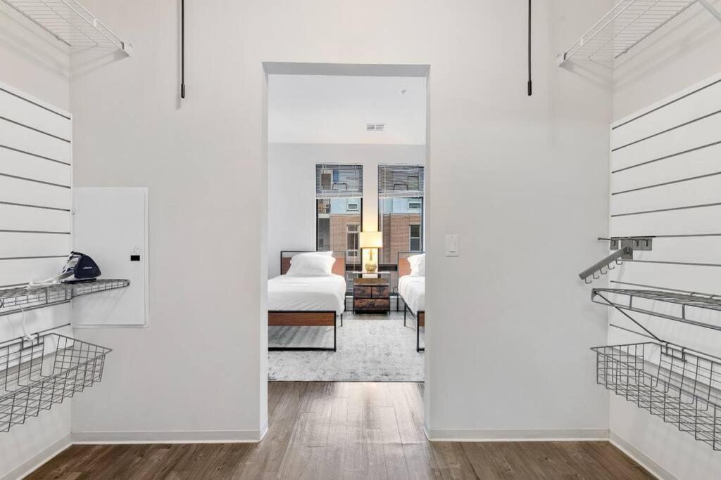 Amazing 2 Bedroom 2 Bathroom photo 2