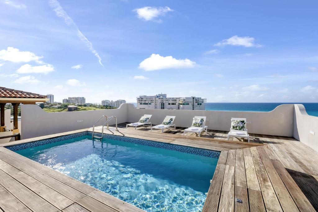 Fine 3 BR Oceanview Penthouse in Prime Location - La Perla Sky photo 1