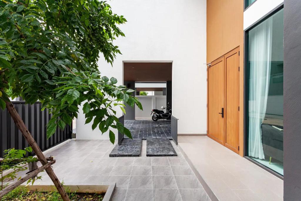 Astro Deluxe 4 Bedrooms Villa photo 2