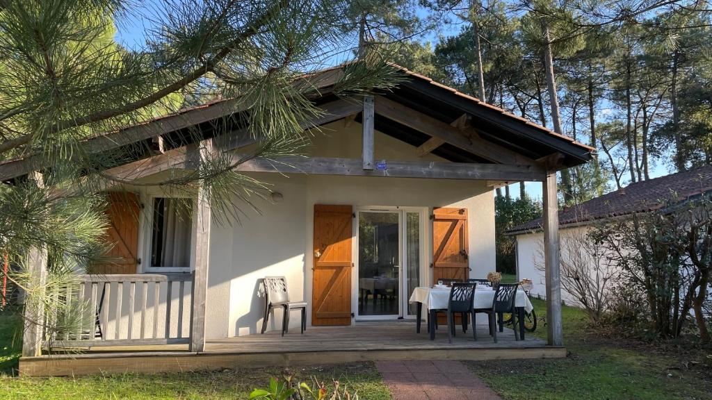 Chalet paisible, plage, piscine et tennis photo 2