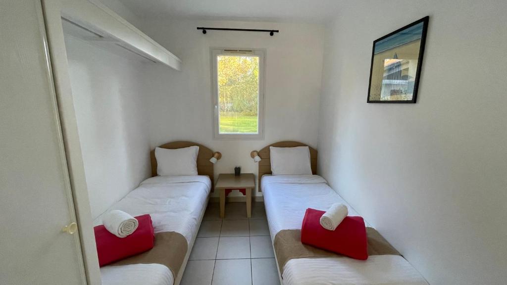 Chalet paisible, plage, piscine et tennis photo 1
