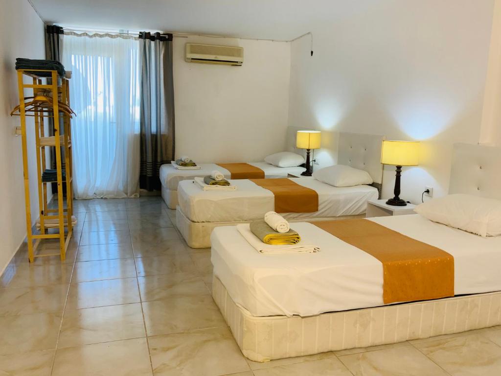 Havalimanına ve denize yakın havuzlu triplex photo 4