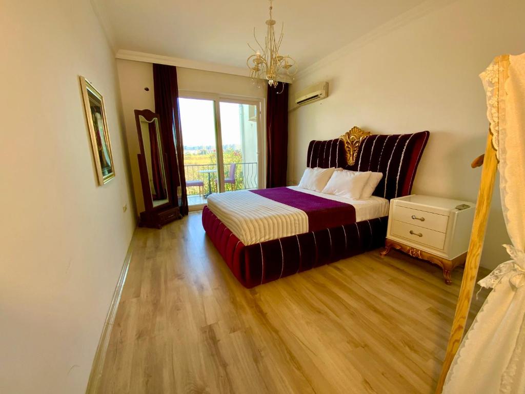 Havalimanına ve denize yakın havuzlu triplex photo 2
