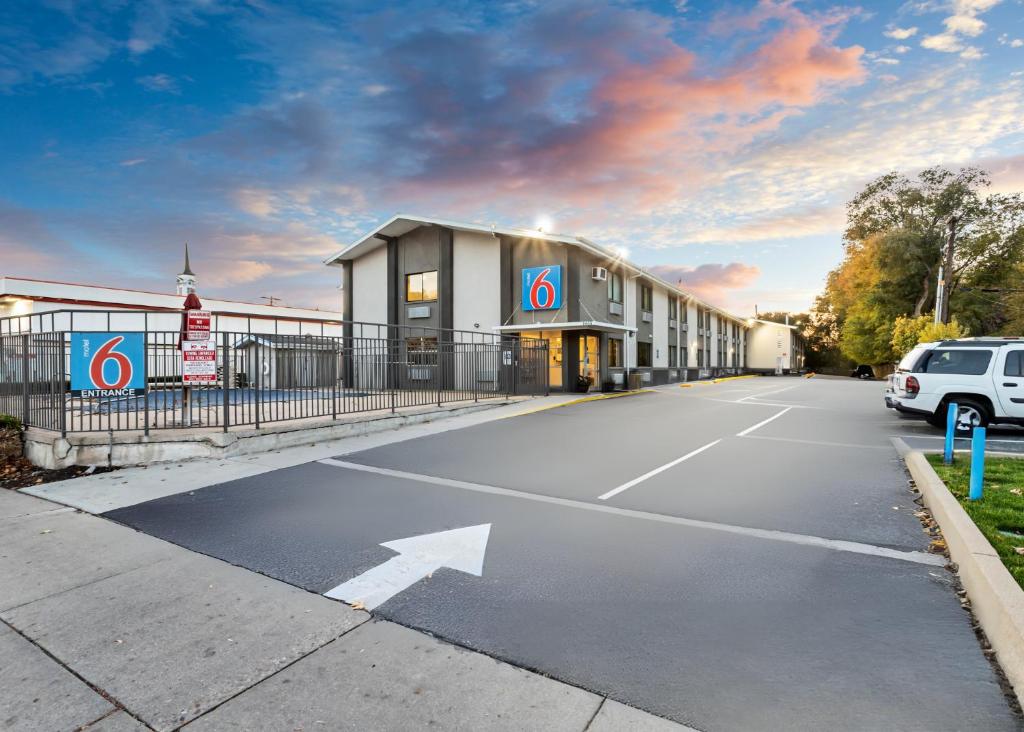 Motel 6 Ogden, UT- Downtown image