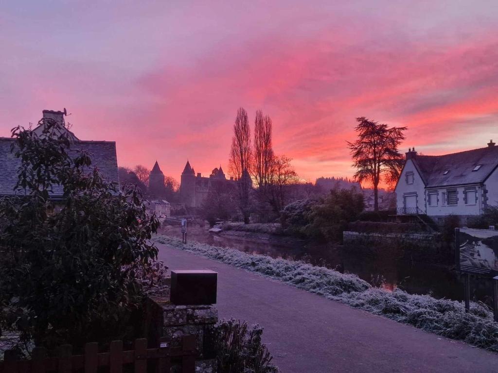 Gîte 3-4 personnes - Et à côté coule une rivière photo 1