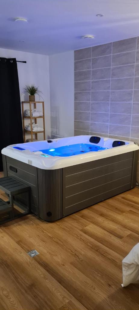 Aqua Rêve (Aqua Reve) - Thumbnail image