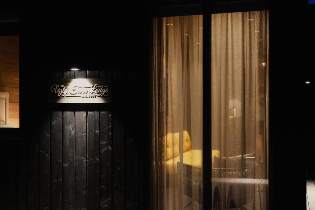 Luxury 2-Bedroom Lodge in the South of Iceland photo 3