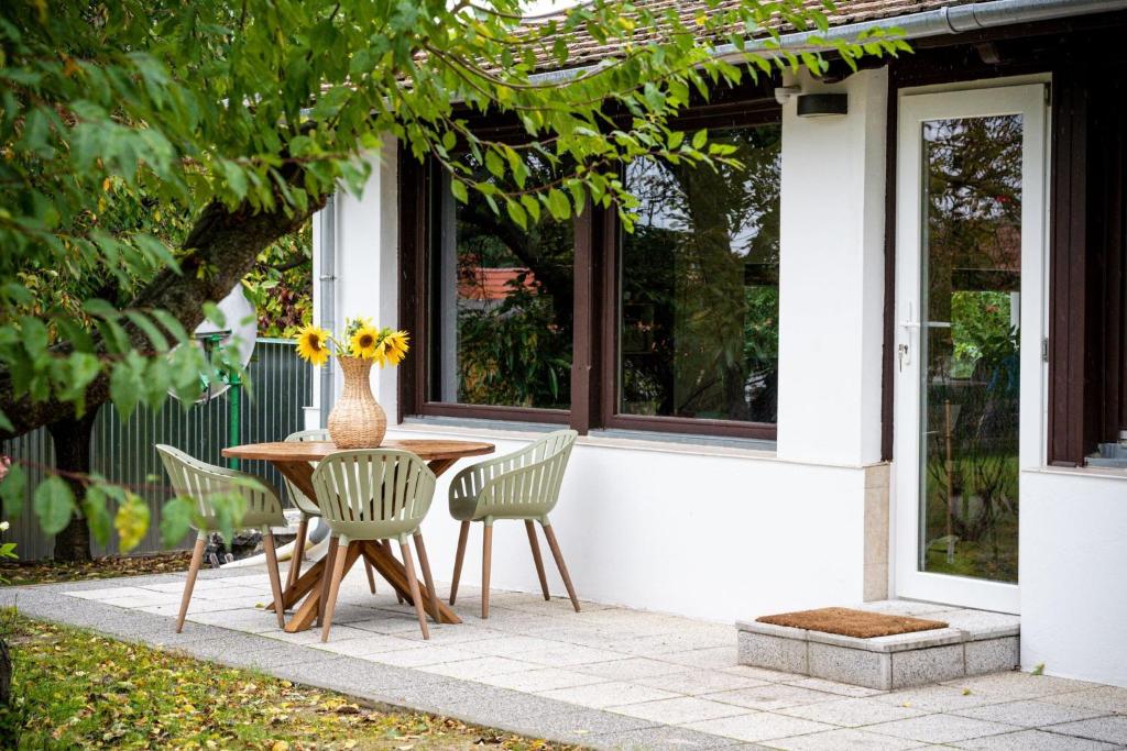 HeLo Bungalow photo 1