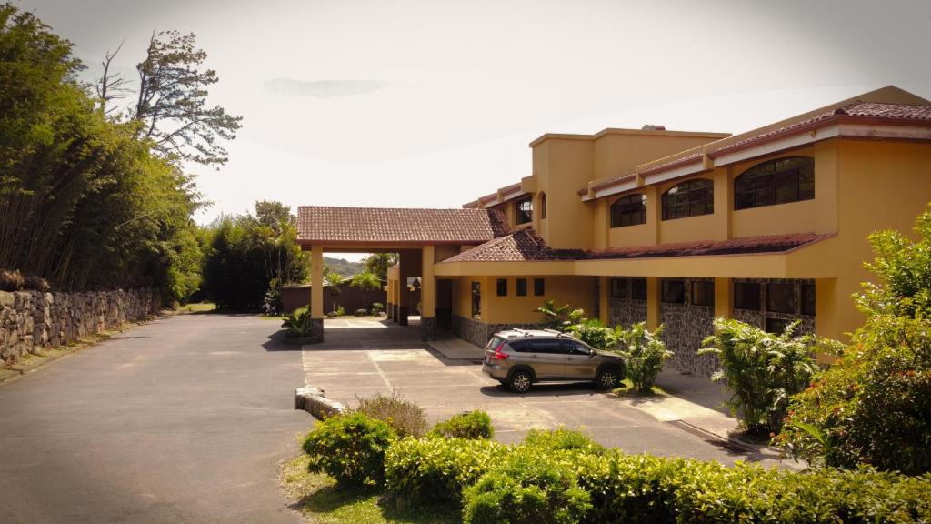 Hotel Montaña Monteverde photo 3