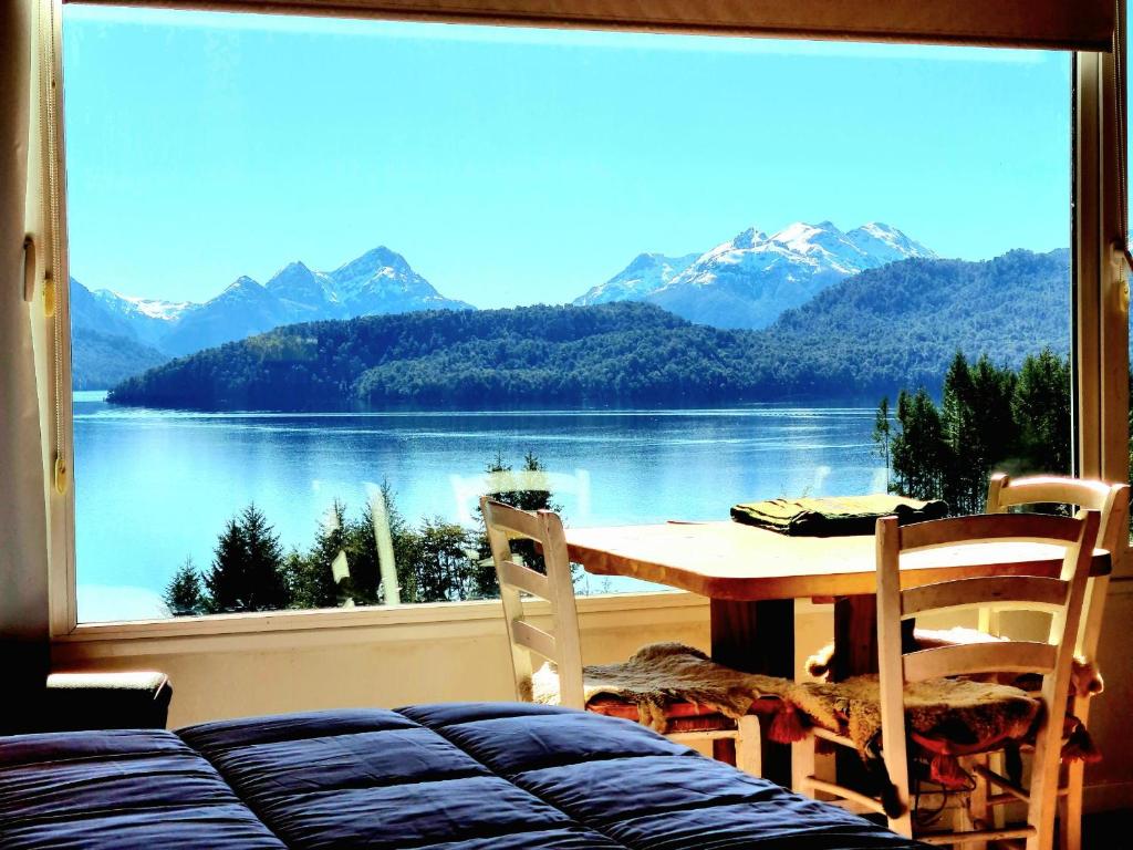 Puerto Esmeralda ESPECTACULAR DEPTO CON VISTA AL LAGO NAHUEL HUAPI photo 2