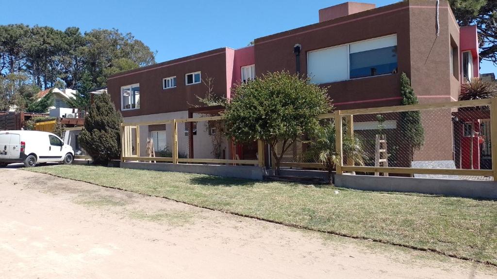 Departamento con parque a metros del mar photo 1