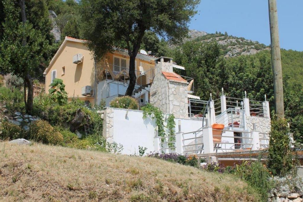 Apartments with a parking space Viganj, Peljesac - 21912 photo 1