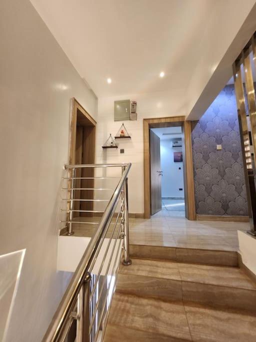 Luxury 4 Bdr Home in the city photo 1