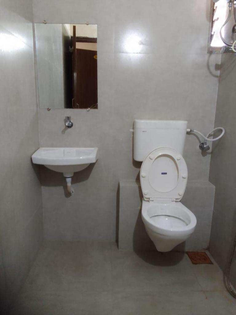 HOTEL RADHEY photo 2