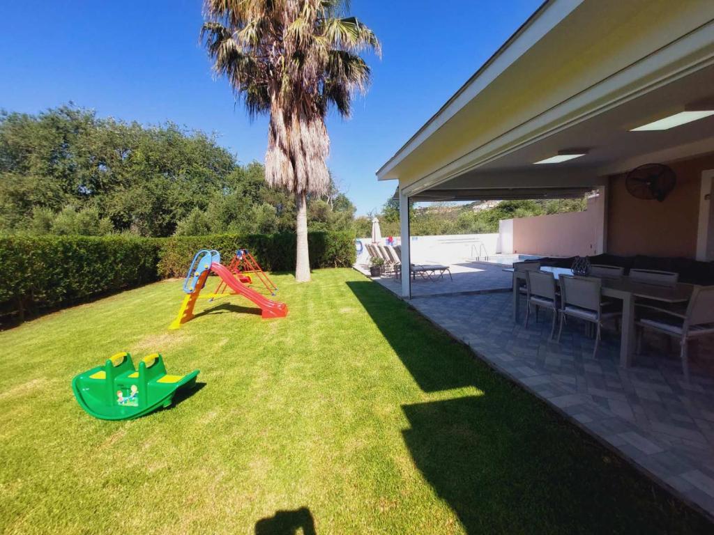Villa Uranos walking distance to the beach and to Georgioupolis center photo 2