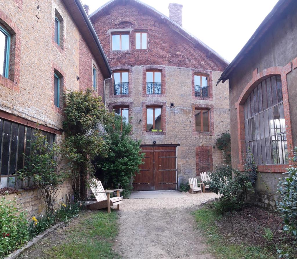 Moulin de charme au bord de l'eau photo 3