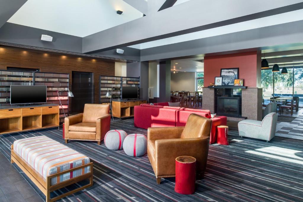 Four Points By Sheraton At Phoenix Mesa Gateway Airport image