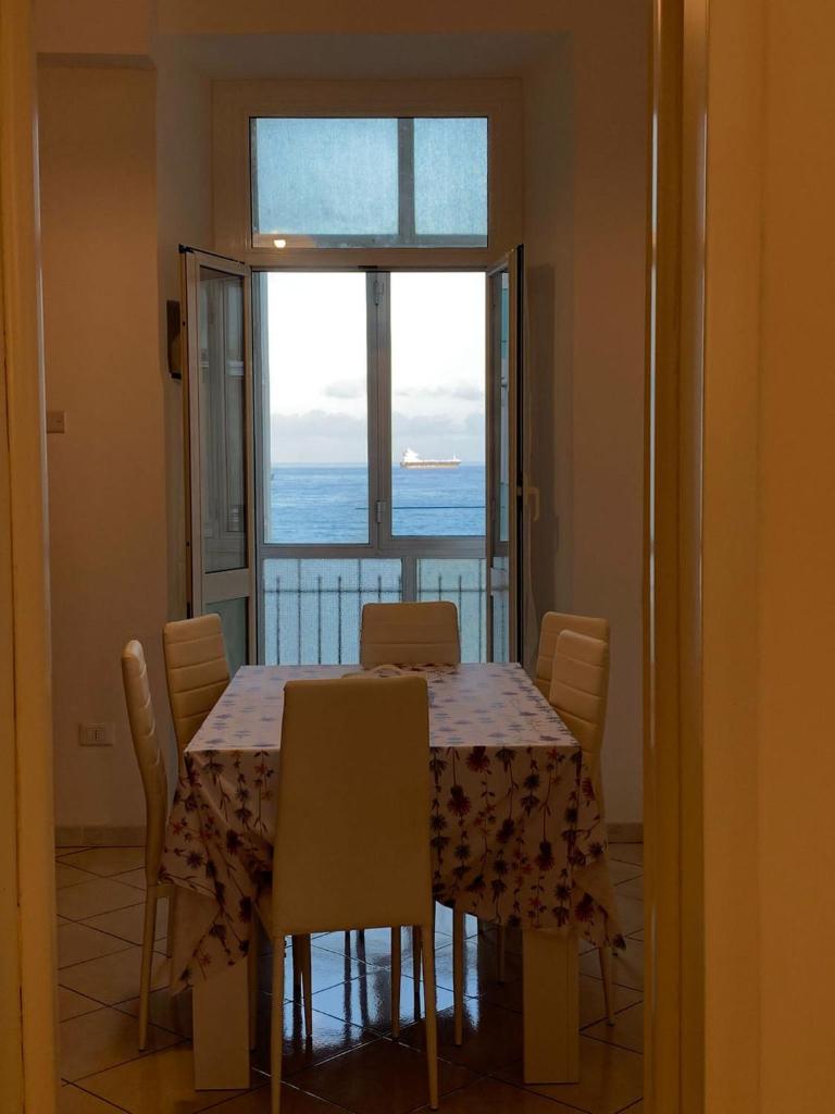 Una finestra sul mare