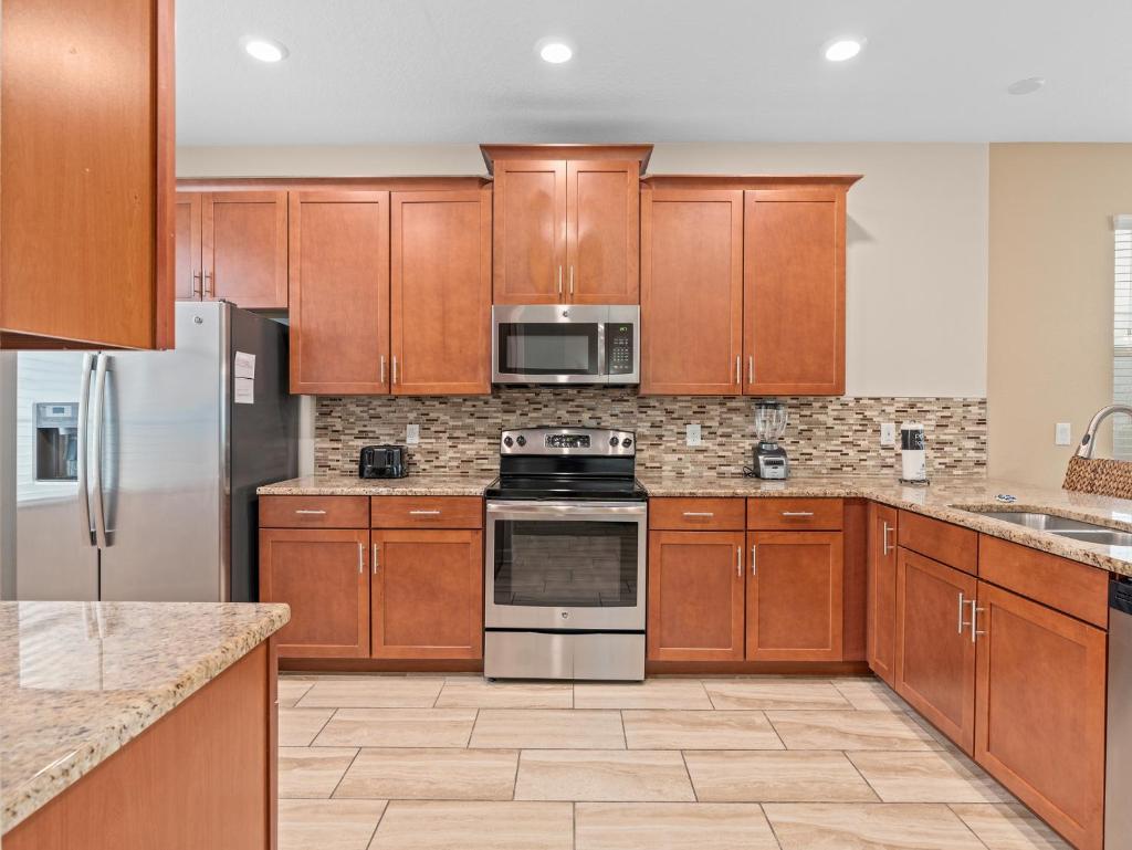 Villa at Champions Gate Resort in Orlando near Theme Parks with Private Pool, SPA & Movie Theater photo 4