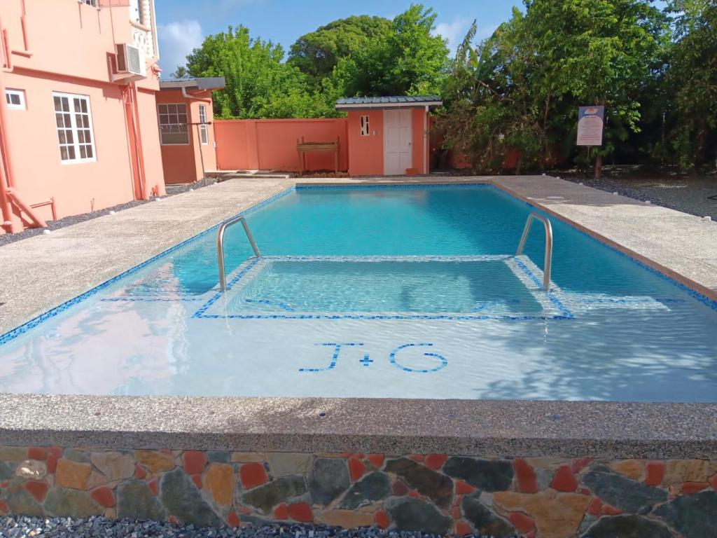 JGs Tropical Apartments photo 2
