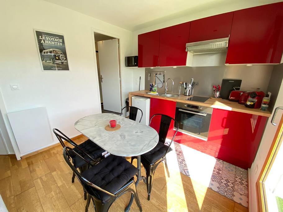 Grand studio, belle terrasse avec vue photo 3