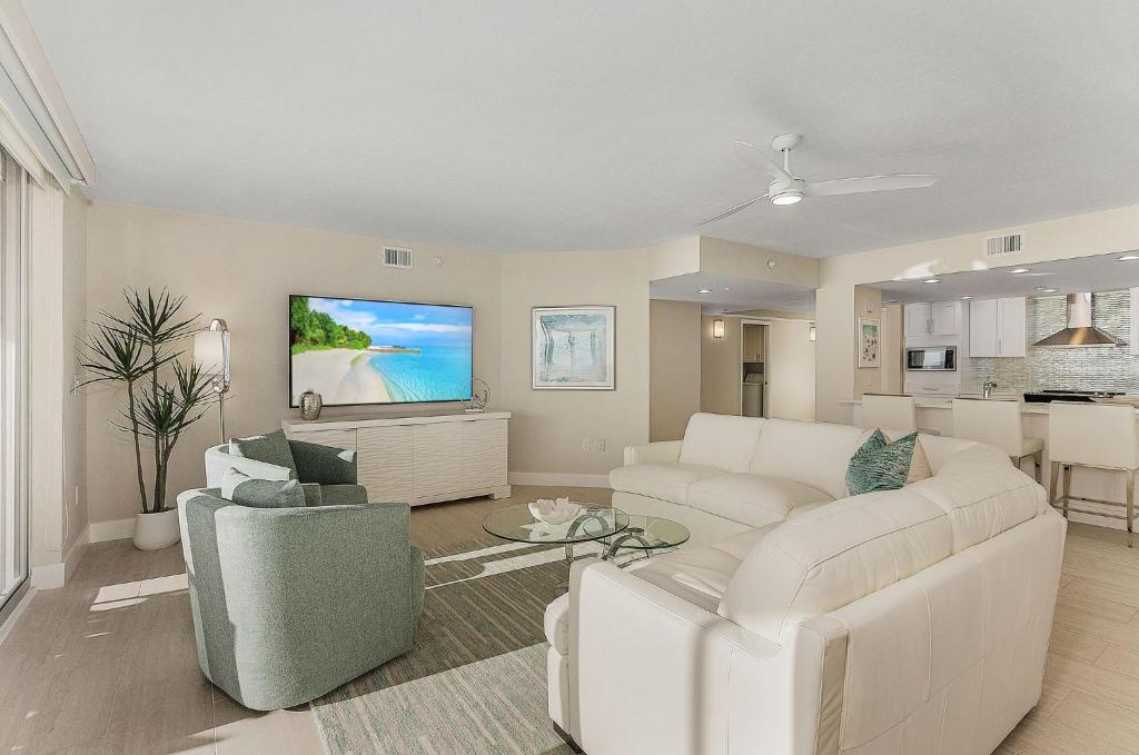 50 Shades of White - Gullwing #805 - 6620 Estero Blvd condo photo 3