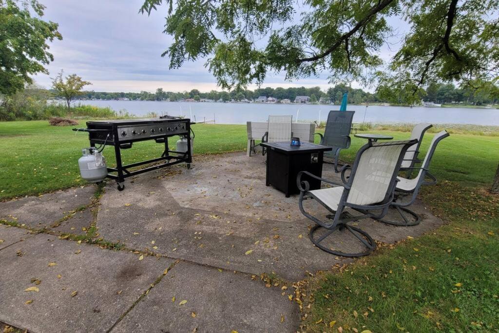 Campau Lake Sunshine cottage photo 2