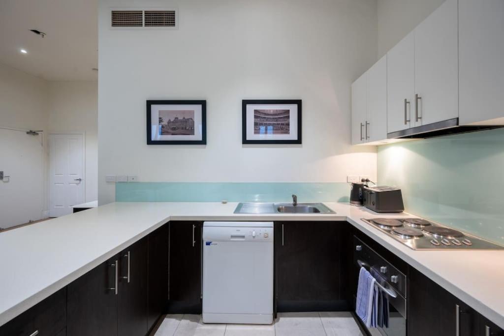 Gordons Place Entire Apartment CBD Location photo 3