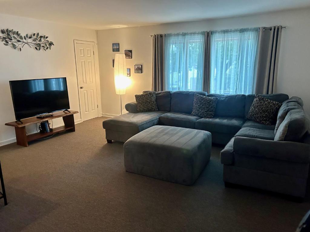 A Spacious & Blissful Stay in queens image