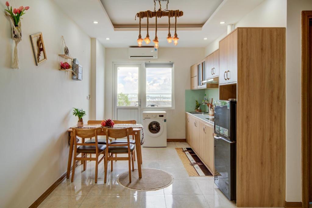 Dragon Bridge view, 2BR,Apartment-nearby My Khe beach 100met