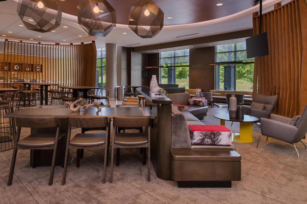 SpringHill Suites by Marriott Pittsburgh Southside Works image
