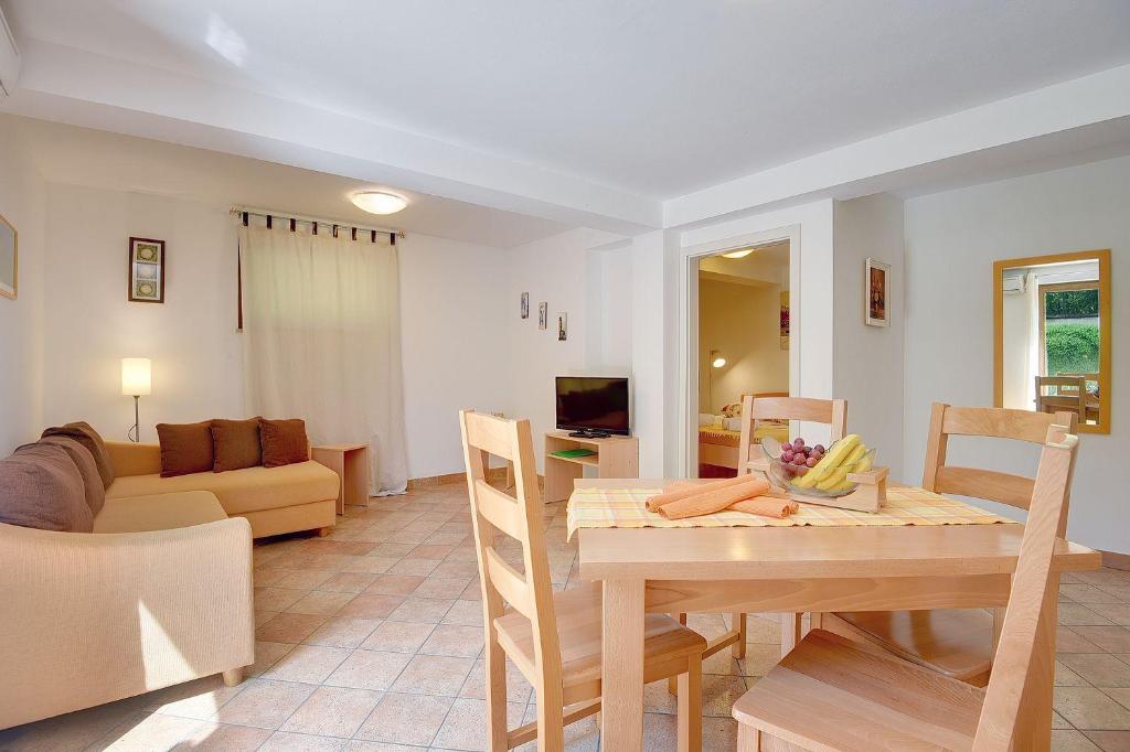 Große Wohnung mit 2 Küchen, 3 Schlafzimmer photo 4
