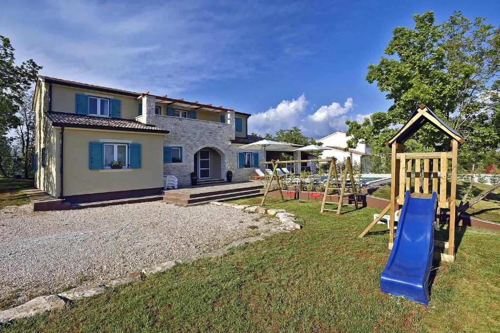 Sonnige Villa mit privatem Pool, Sauna, Whirlpool, WLAN, Klima und ein Kinderspielplatz photo 1