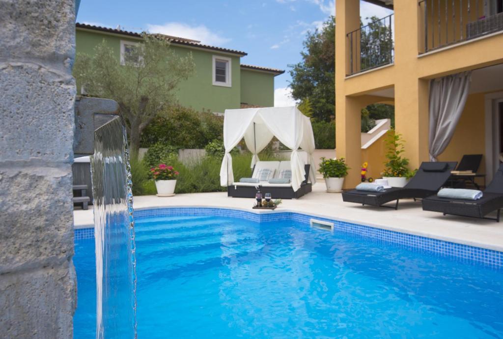 Herrliche Villa mit Pool, Whirlpool, Sauna, Fitnessraum,WiFi und nur 2 km vom Strand entfernt photo 2