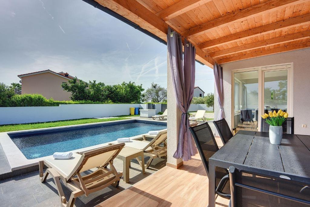 Villa mit privatem Pool, Klima, WLAN, BBQ in der Nähe vom Meer photo 1