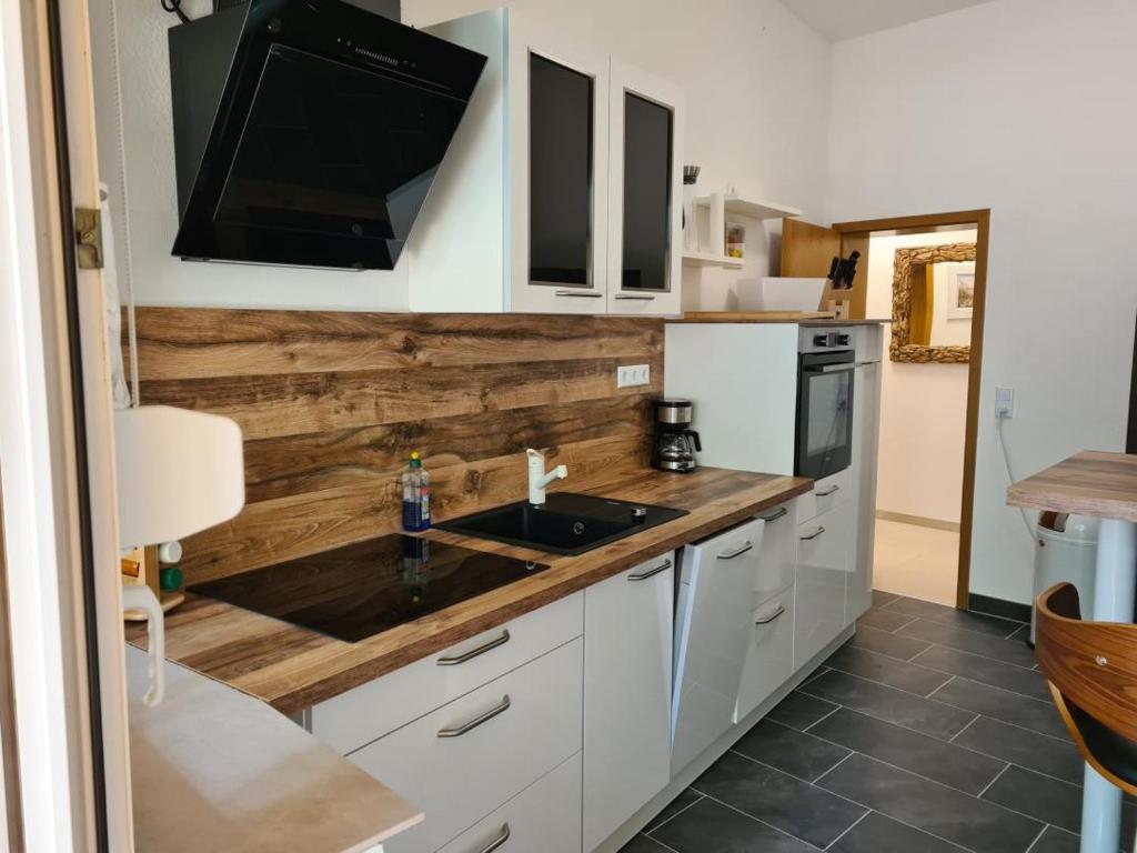 NEU! Ferienwohnung in Mücheln mit Balkon photo 1