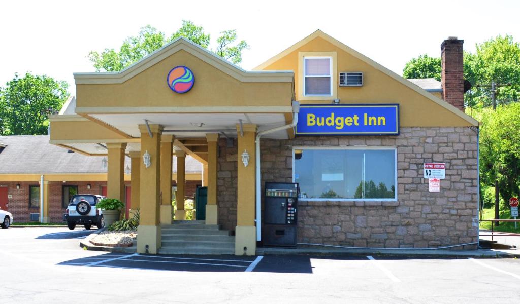 Budget Inn - Falls Church image