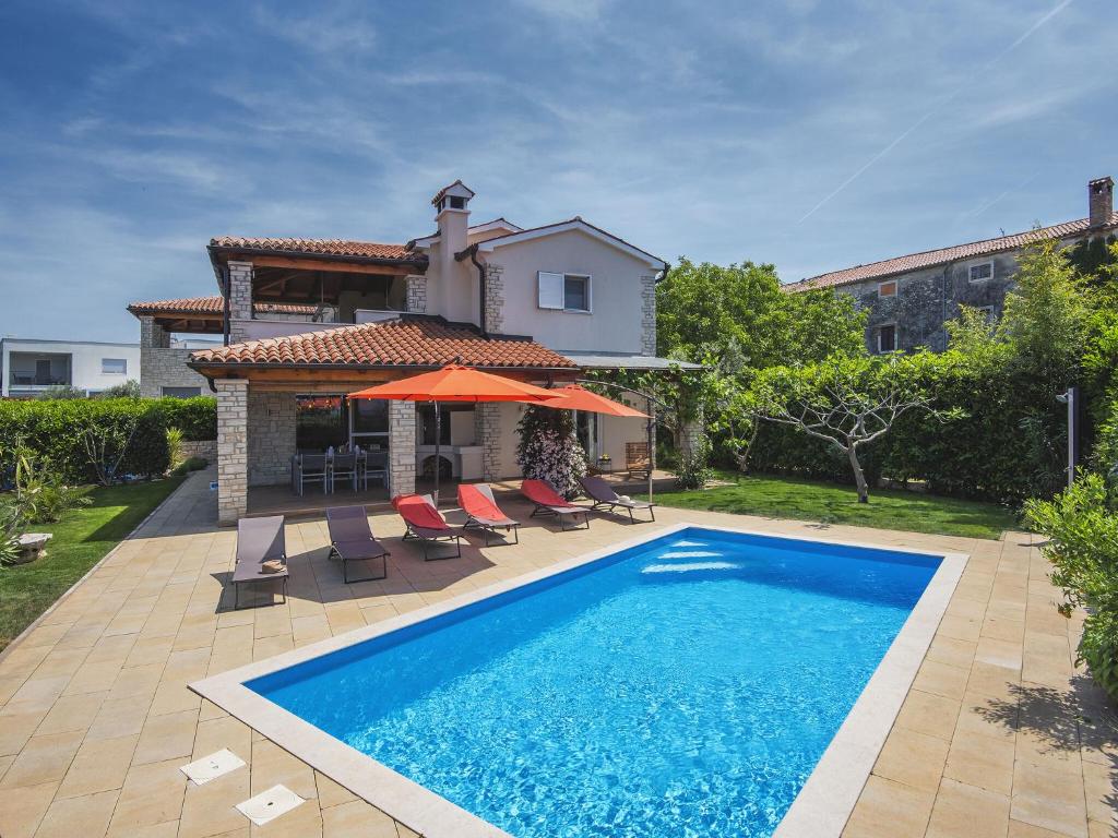 Gorgeous Villa in Novigrad with Private Pool photo 2