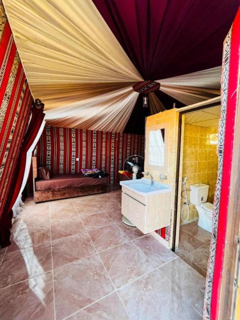 Martina Rum Luxury Camp photo 4