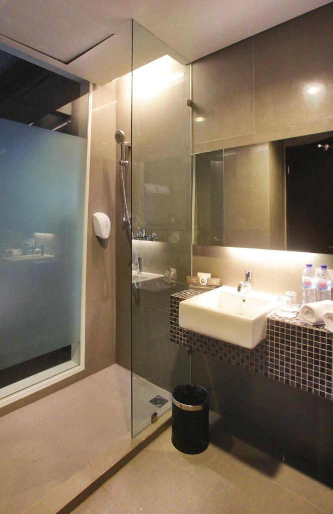 Двухместный (Двухместный номер Делюкс с 1 кроватью), Cabin Hotel