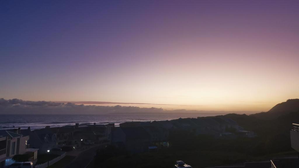 Spacious Beach Breakaway photo 2