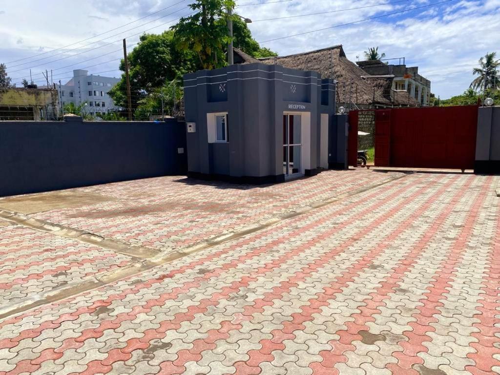 Mtwapa Texas Villa Guest House photo 1