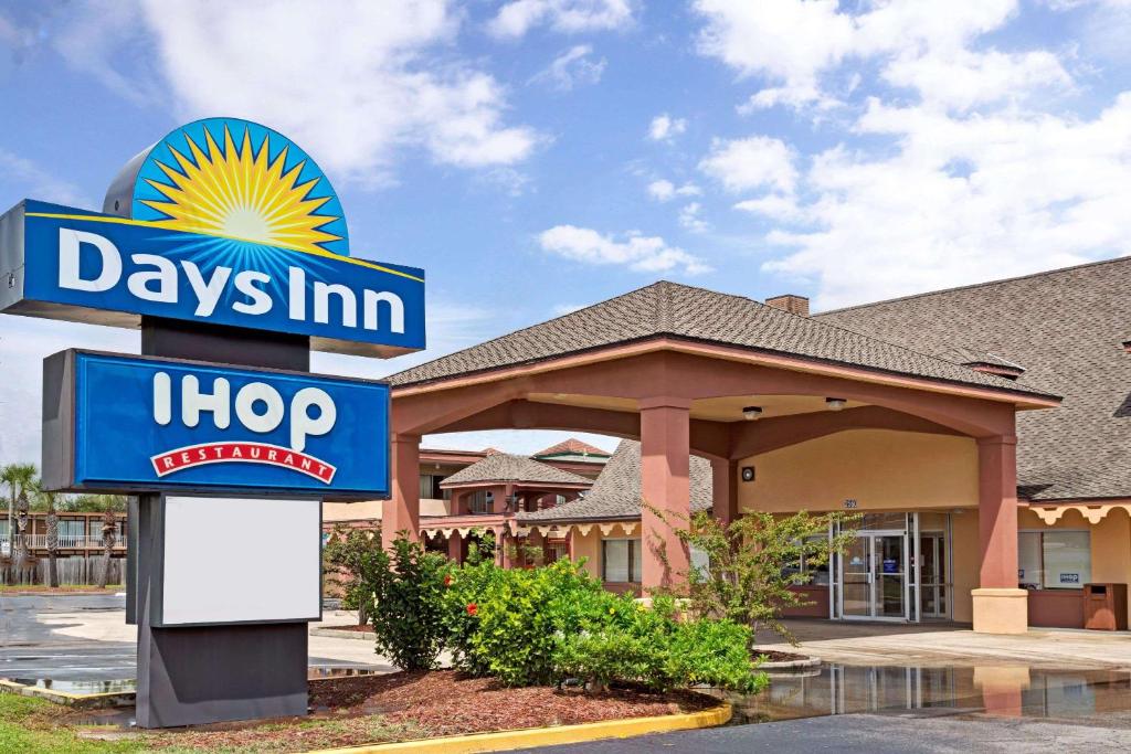 Days Inn by Wyndham St. Augustine I-95/Outlet Mall image