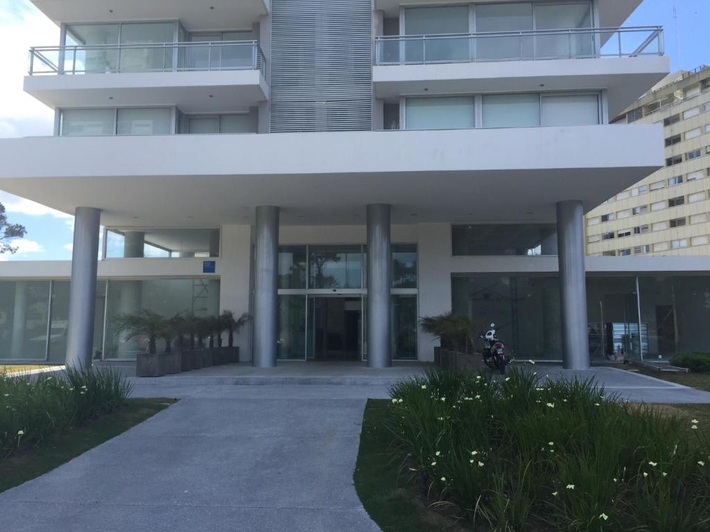 Bellagio Tower New Apartments photo 2