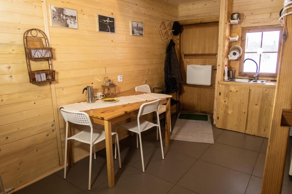 Drewniany domek pod masywem Śnieżnika photo 2